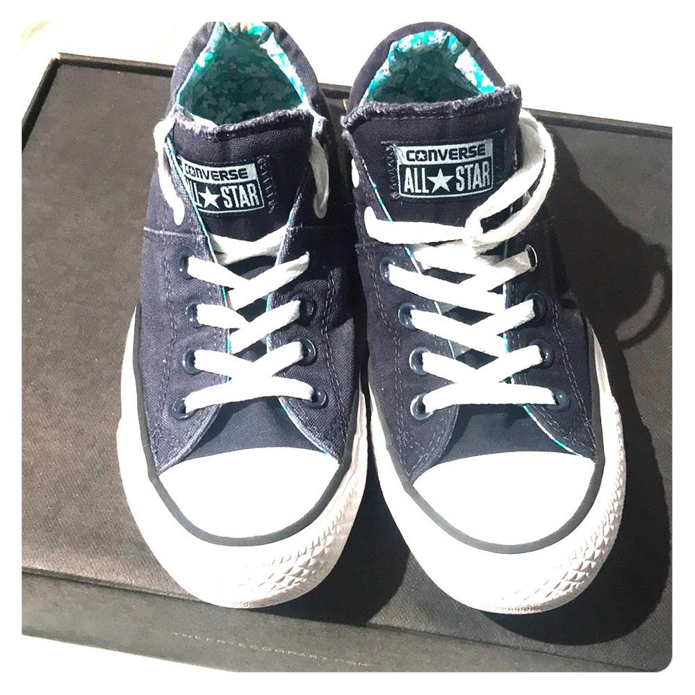 CONVERSE Classic Chucks!